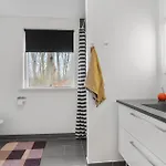 Gorgeous In With Wifi 미델파르트